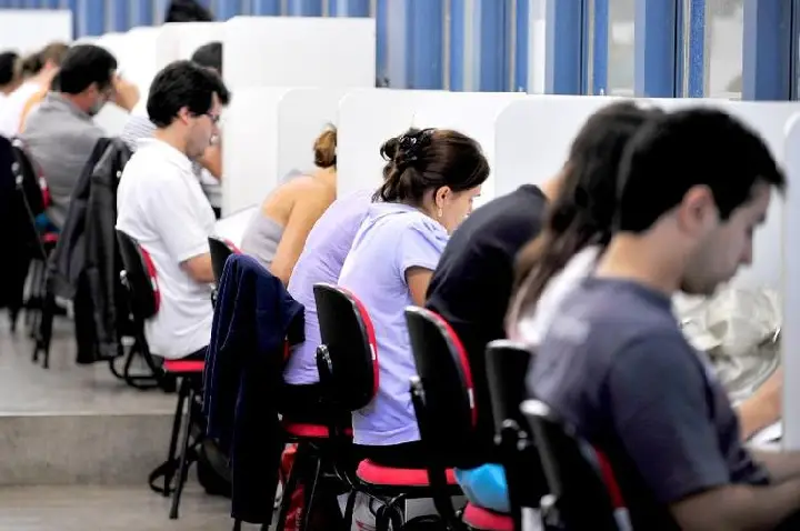 Governo anuncia edital para investir R$ 108 mi em cursinhos populares