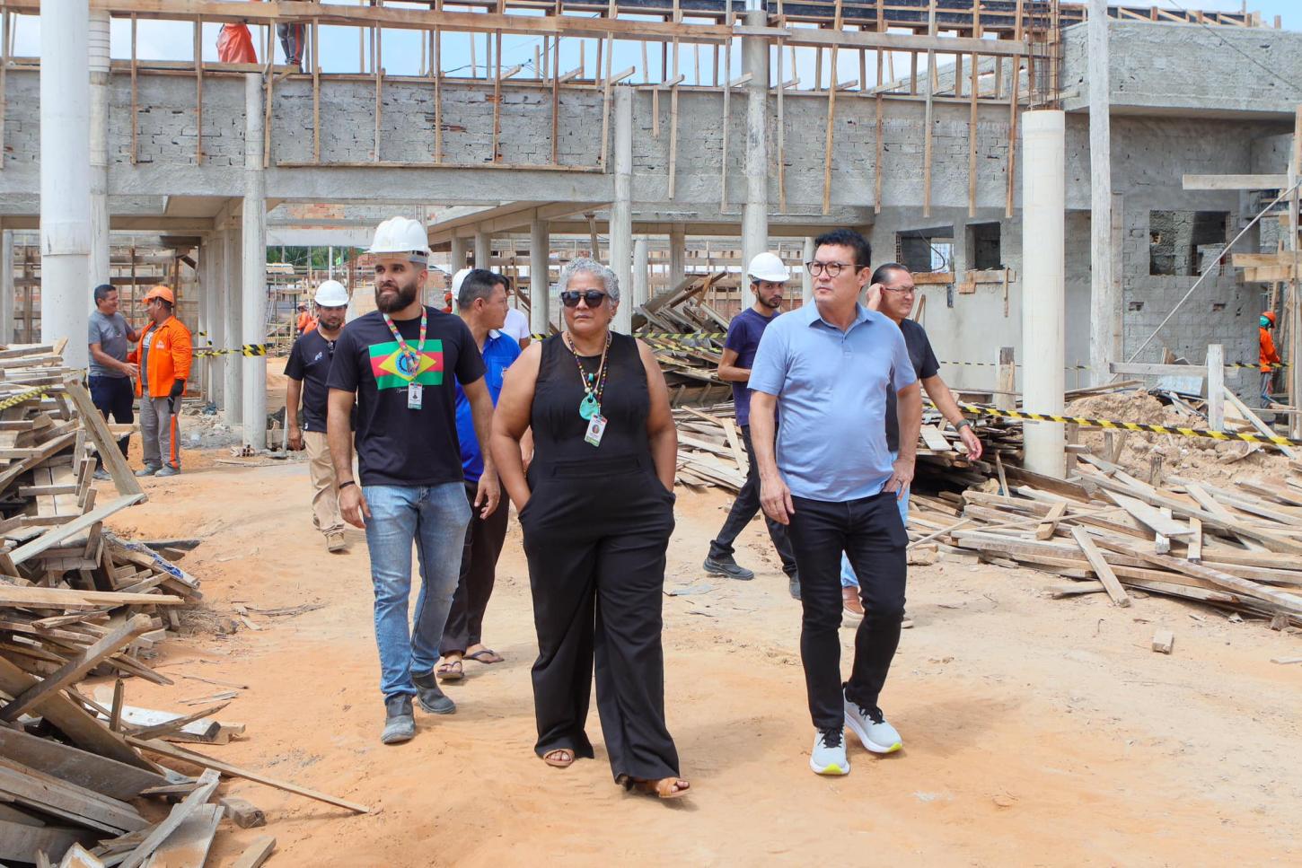 BARCARENA: PREFEITO RENATO VISITA OBRAS DA NOVA ESCOLA ALOYSIO CHAVES