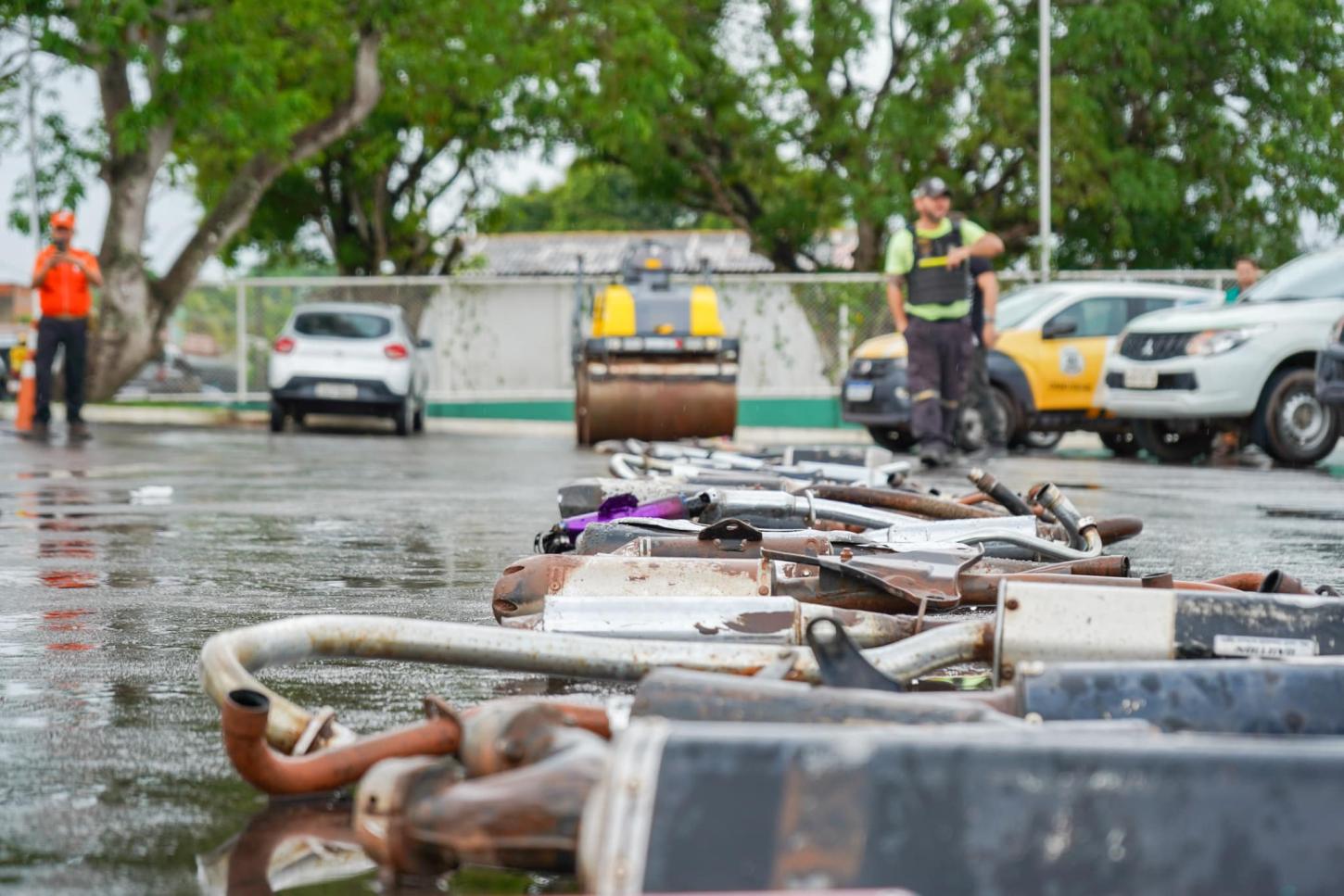REPERCUTE A DESTRUIÇÃO DE CENTENAS DE DESCARGAS DE MOTOS ADULTERADAS EM BARCARENA