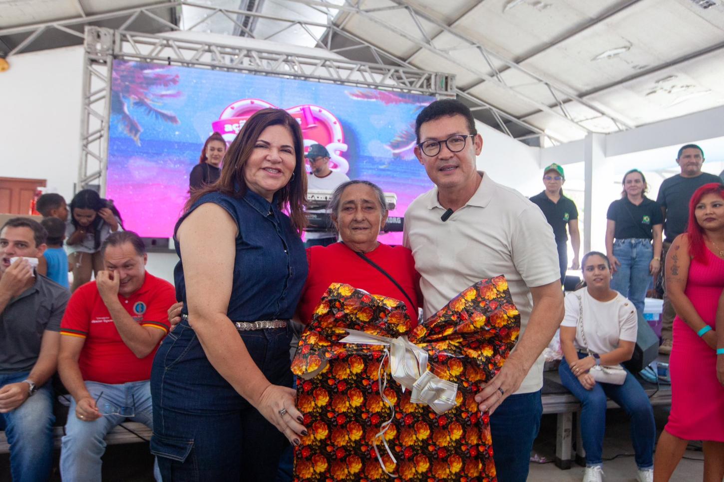 Ilha das Onças recebe mutirão com serviços e homenagens às mães