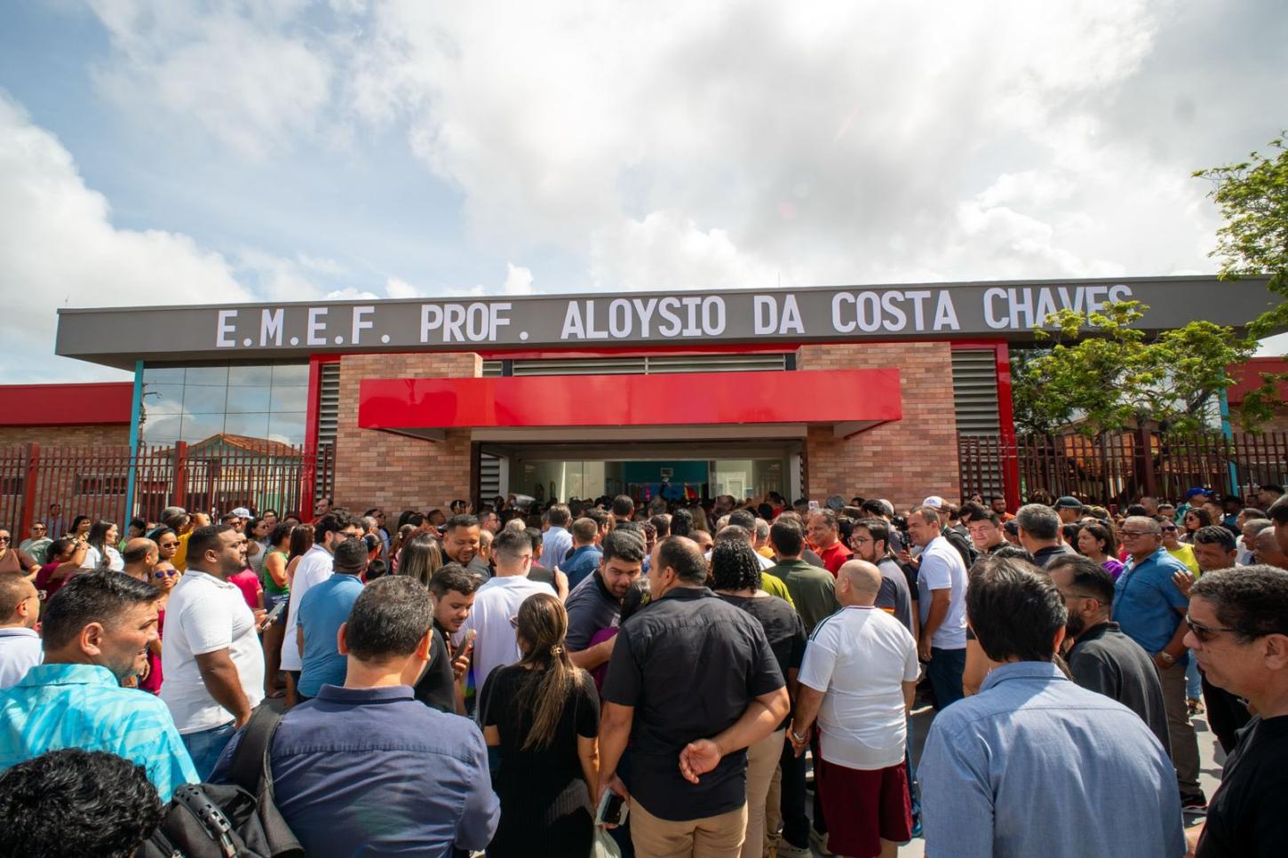 A cerimônia reuniu centenas de moradores, estudantes, educadores e autoridades municipais. Foto: ASCOM/PMB