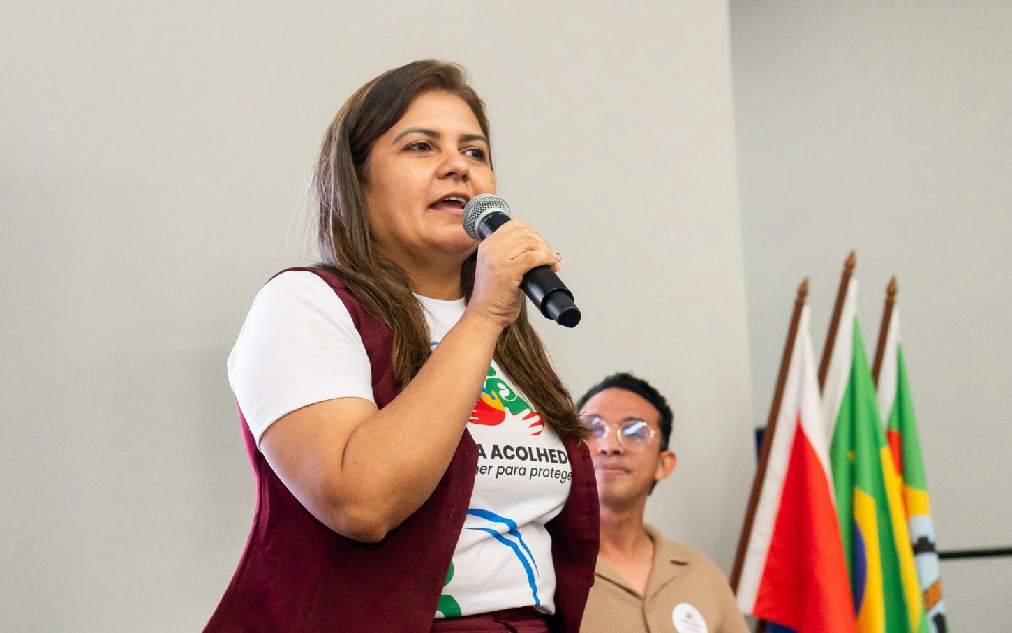 Durante o evento, a secretária municipal de Assistência Social, Francinéa Dias, ressaltou a relevância da iniciativa ao destacar que pesquisas apontam impactos no desenvolvimento infantil quando há permanência prolongada em instituições de acolhimento.