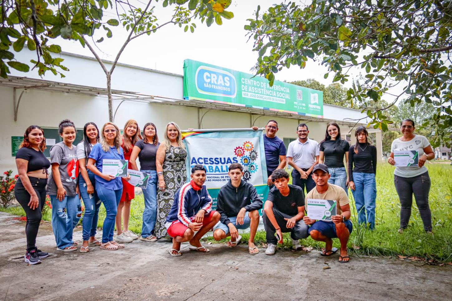 O programa tem como objetivo ampliar as oportunidades de inserção profissional e contribuir para a geração de renda, preparando os participantes para os desafios do mundo do trabalho.