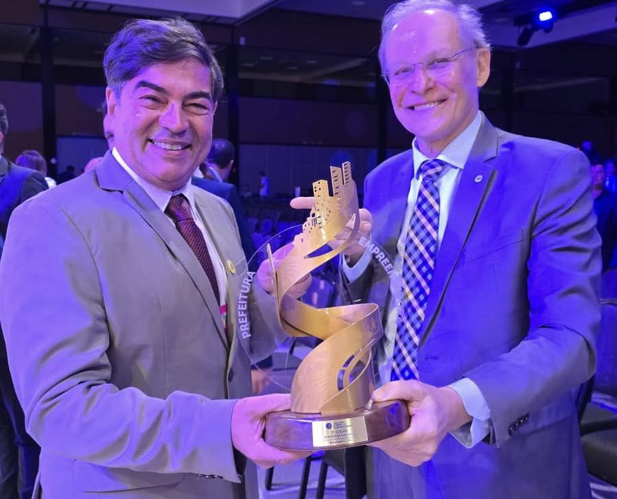 A premiação foi recebida pelo secretário municipal de Indústria, Comércio e Tecnologia, Marco Mendes, que representou o município na cerimônia ao lado de representantes das demais cidades vencedoras.