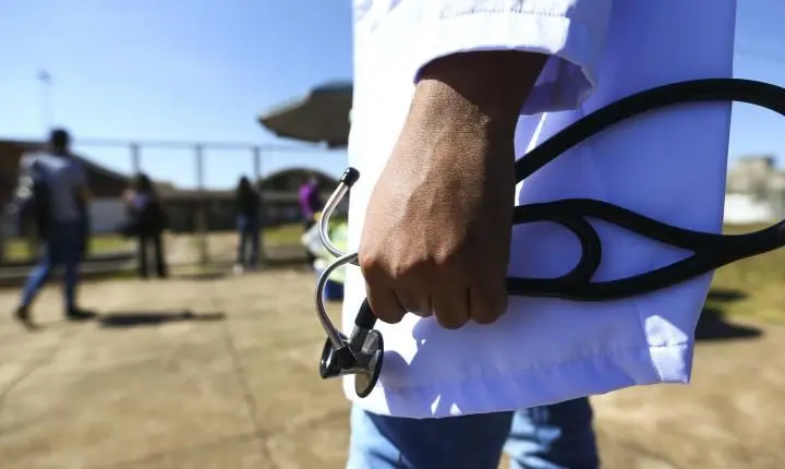Congresso aprova exame obrigatório para exercício da medicina
