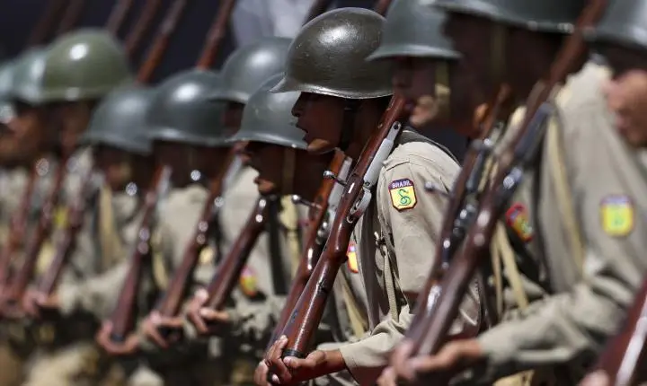Exército mantém patrulha de fronteiras mesmo com bloqueio do orçamento