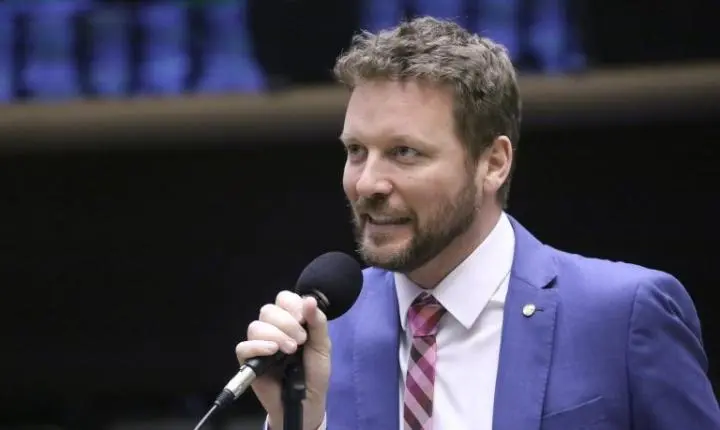 Projeto permite adiar audiência após atraso de 30 minutos