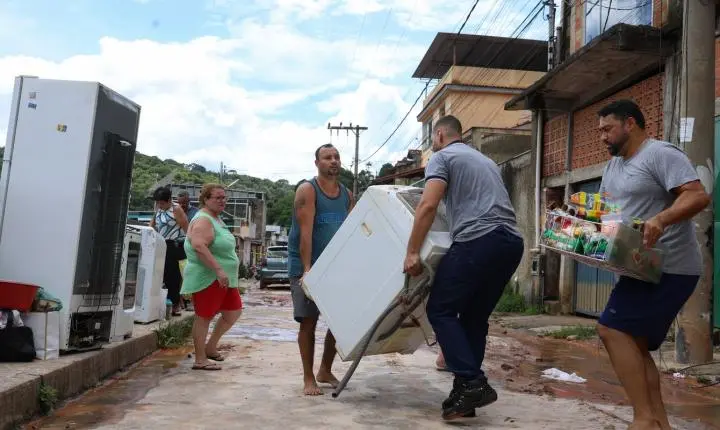 Saúde envia equipes do SUS para áreas atingidas pela chuva em Minas